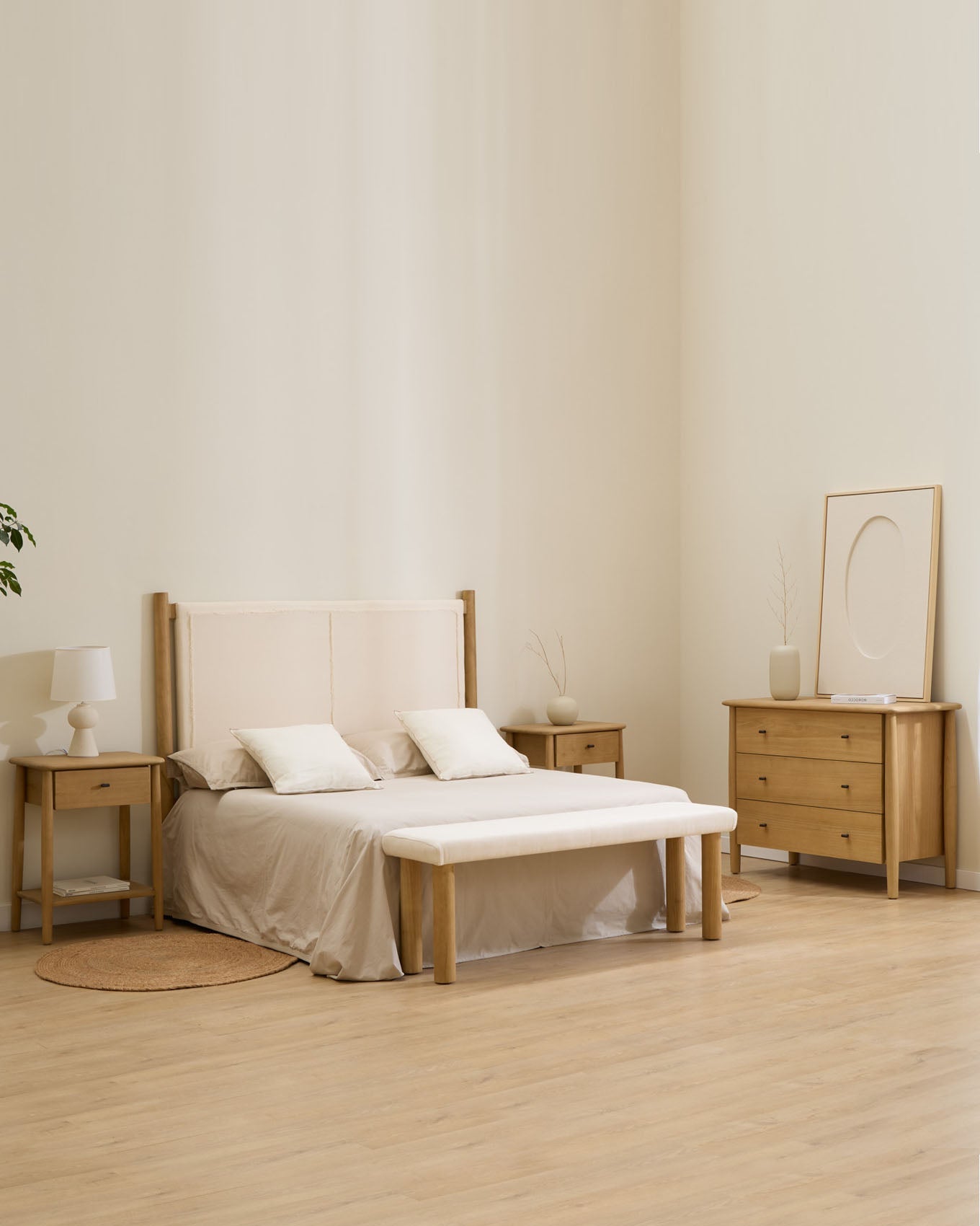 Packs de cabecero, mesitas, cómoda y banqueta