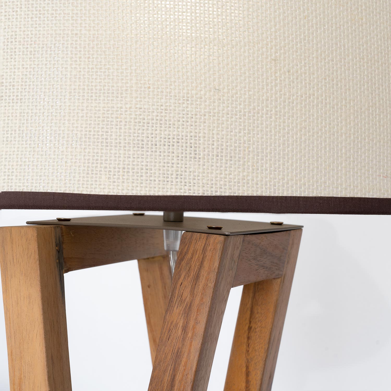 Izer lámpara de pie de madera