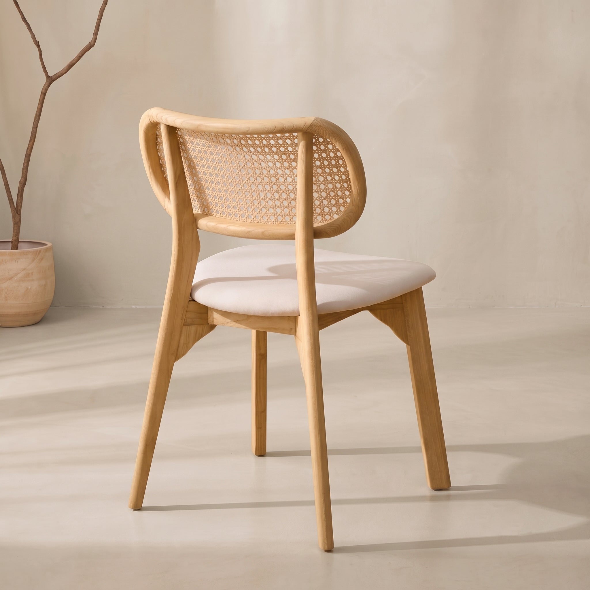Chair Dari