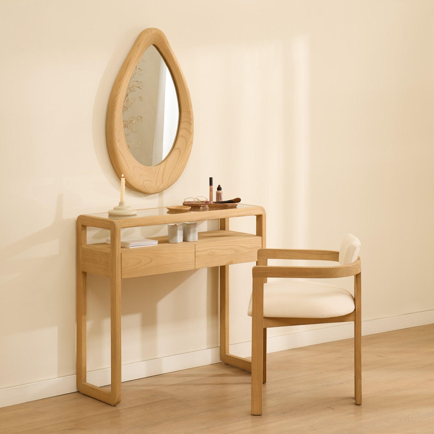 Aura Vanity Table