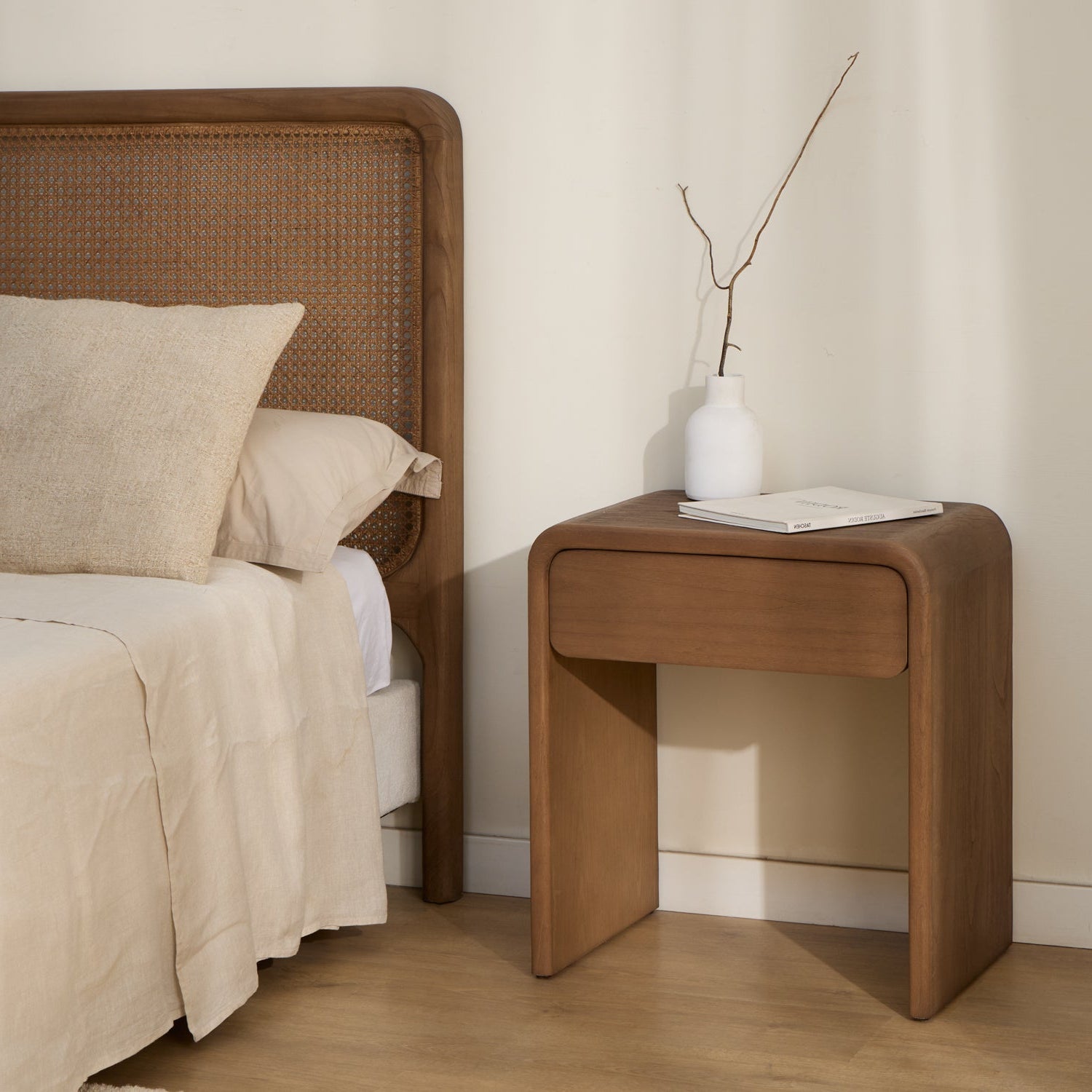 Mesita de noche Boyd Mocca