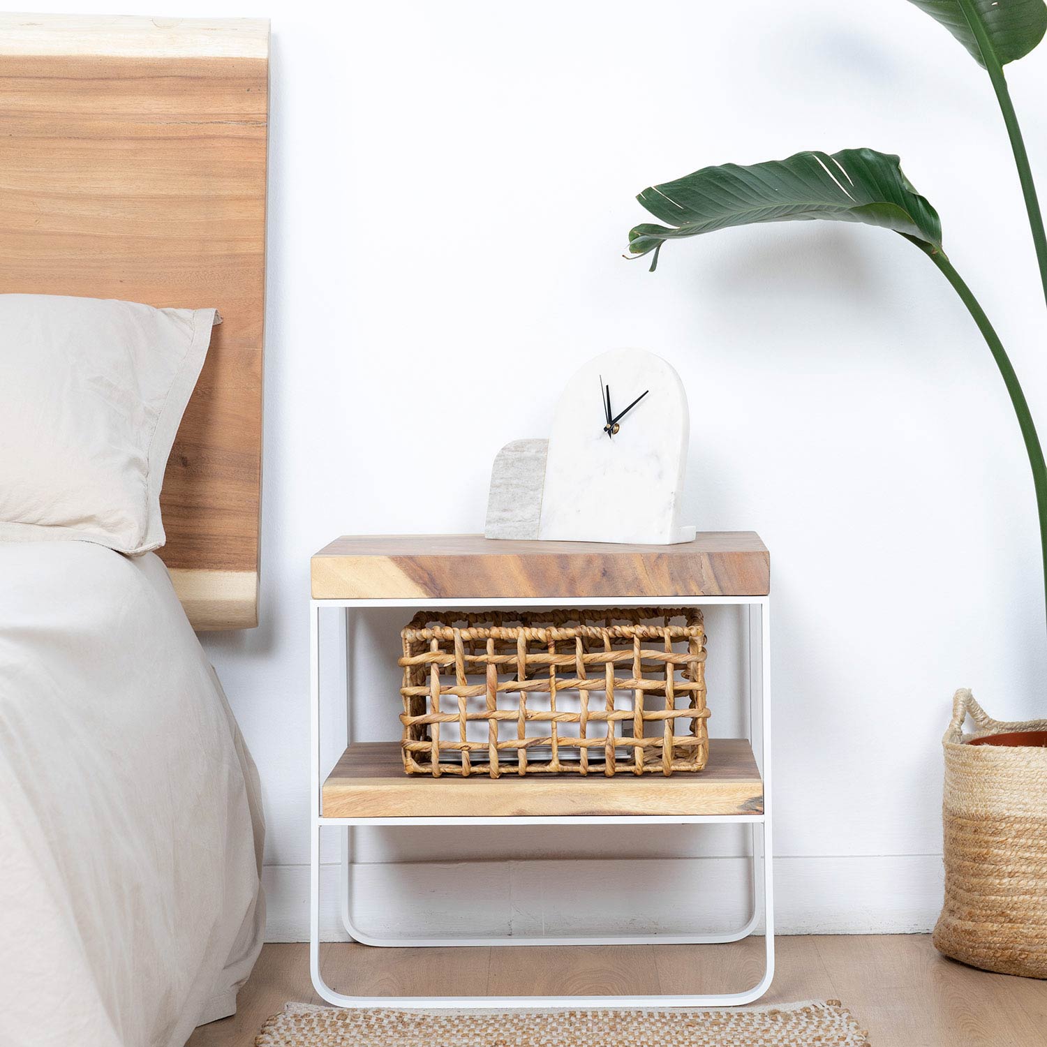 Nayi Mesita de noche de madera y hierro banco