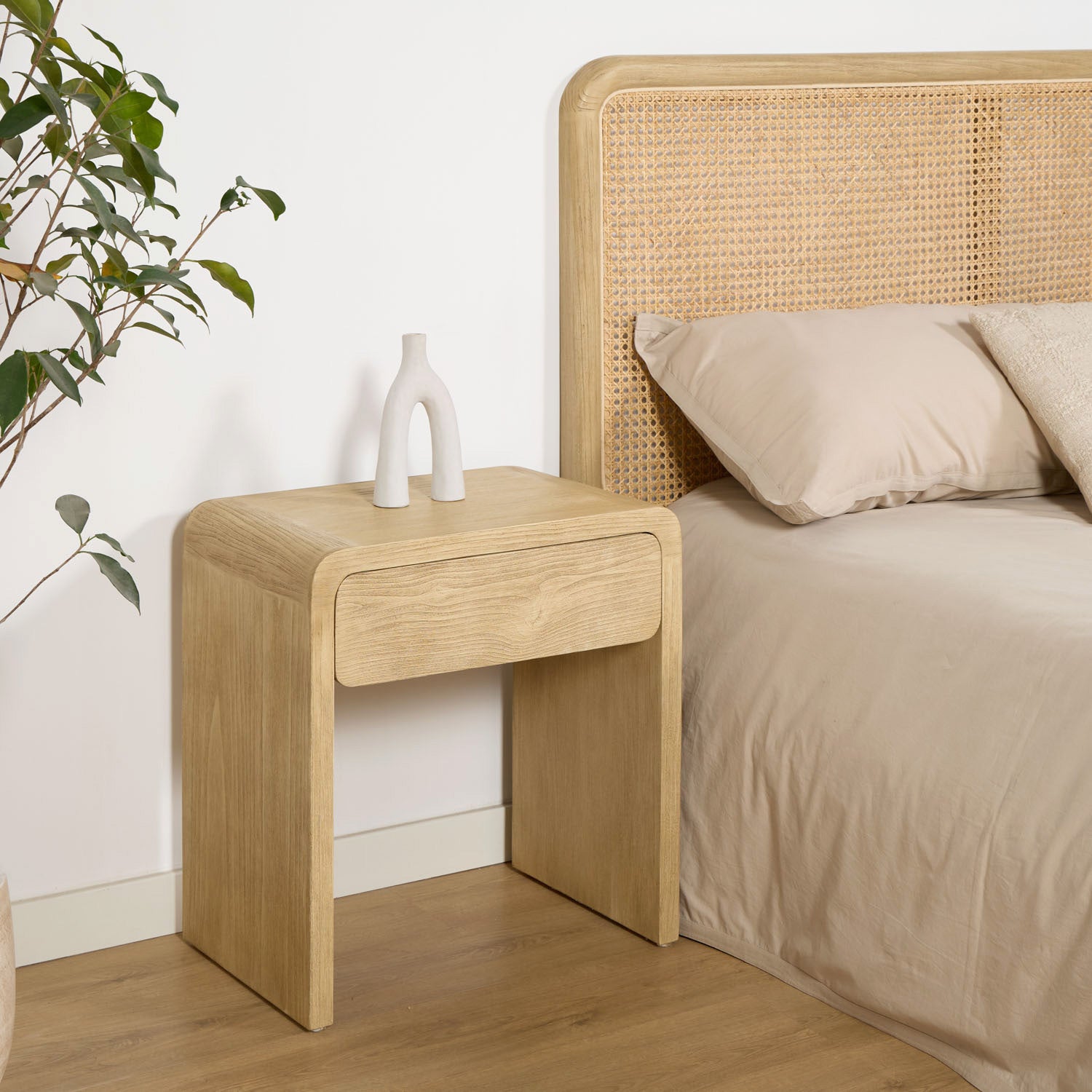 PACK HEADBOARD +2 BEDSIDE TABLES + BENCH + DRAWER BOYD