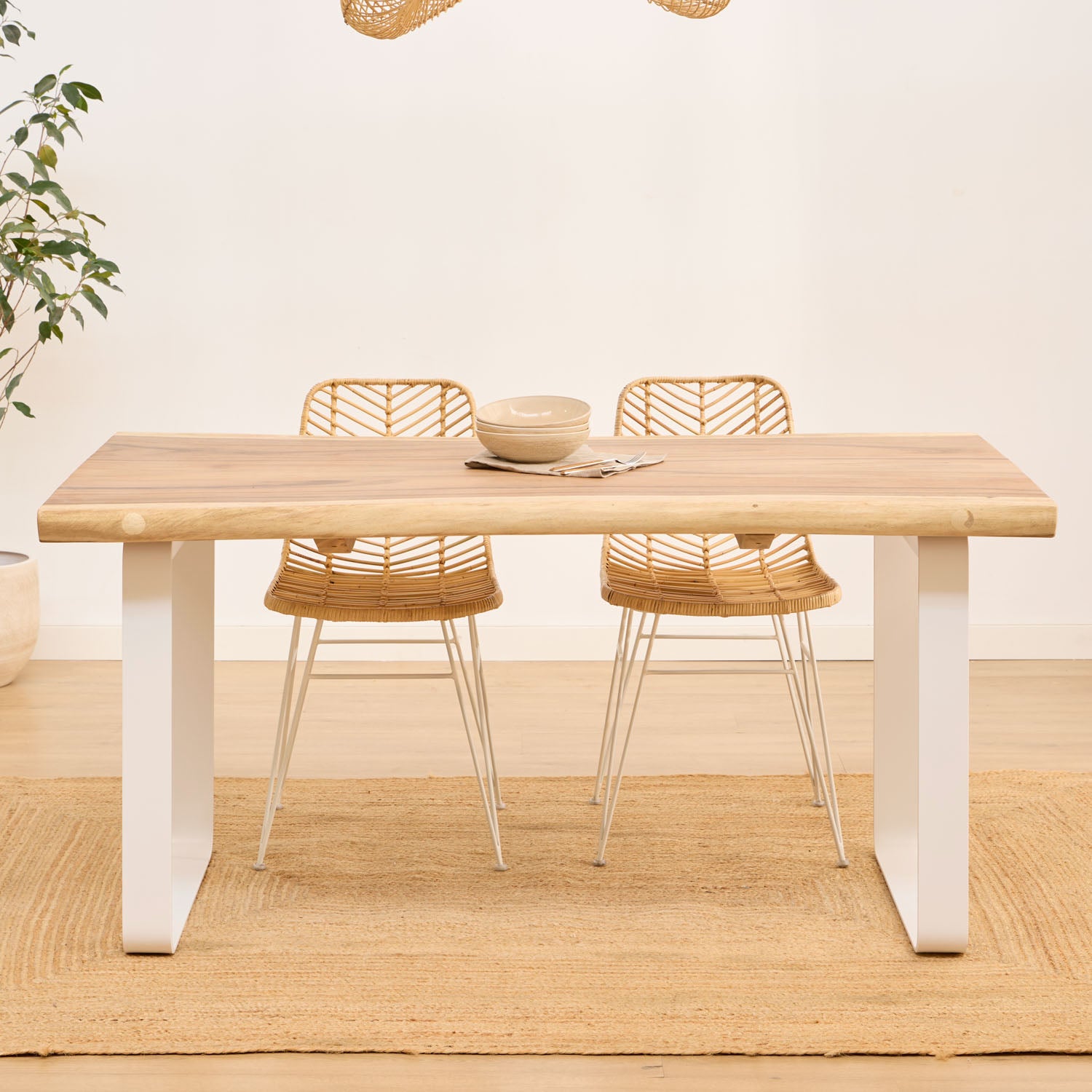 PACK NAYI TABLE + 4 WHITE ROTIN CHAIRS