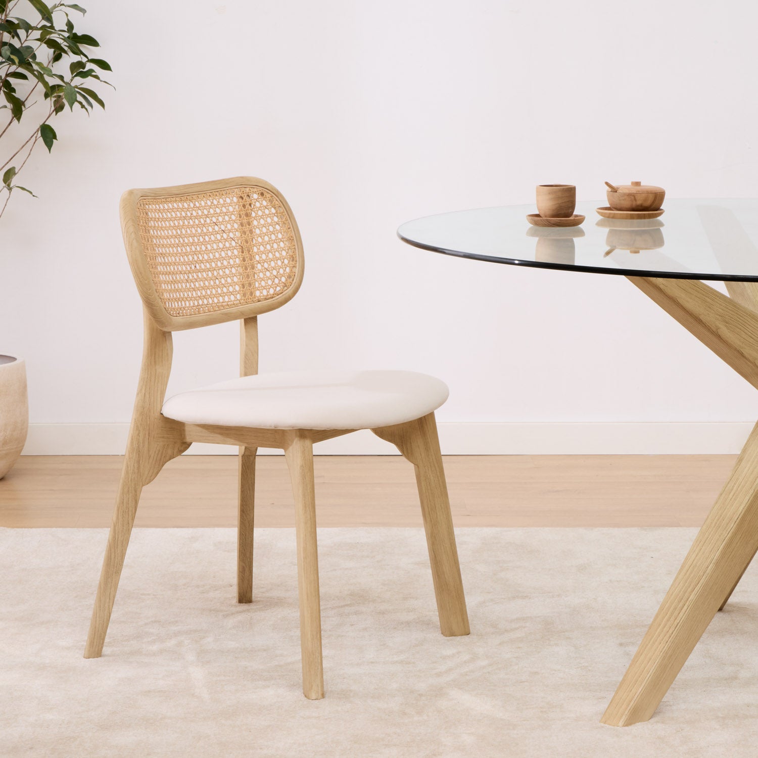 PACK TABLE SKAN + 4 CHAISES DARI